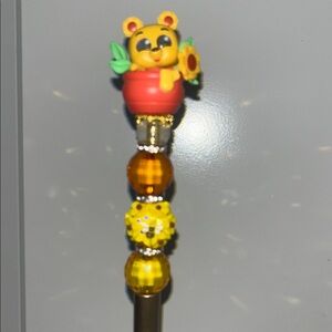 Disney Winne the Pooh  Beaded handcrafted pen In full bloom Doorables